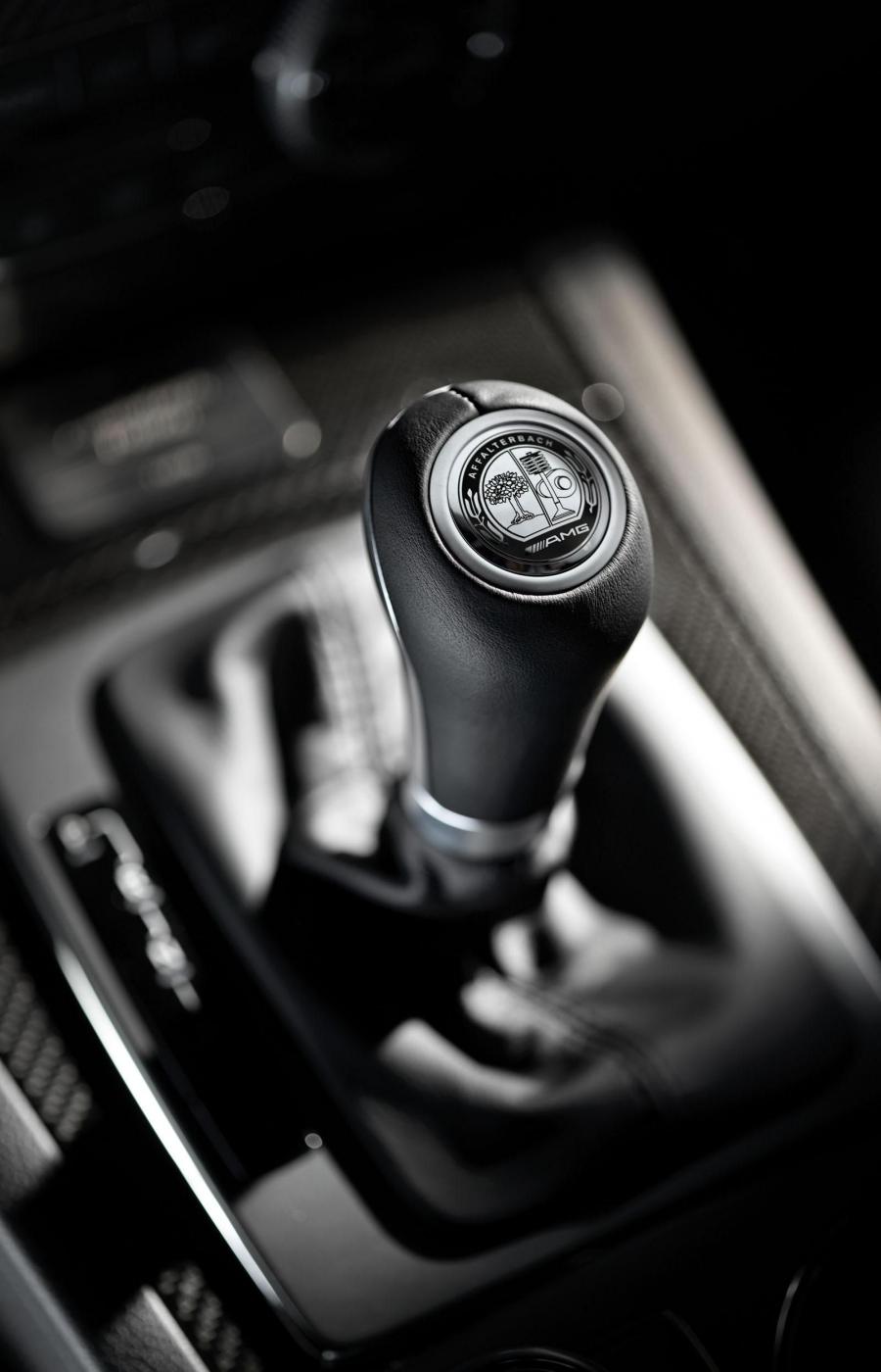  Mercedes-Benz C63 AMG Affalterbach Edition 2011 года  (фото 2 из 9)